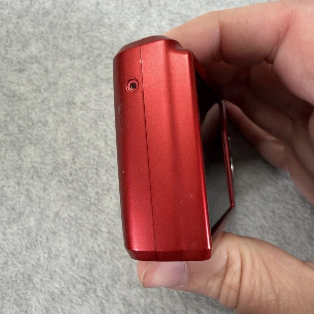 Nikon COOLPIX L18 8.0MP Digital Camera Red For Parts Missing Battery Door
